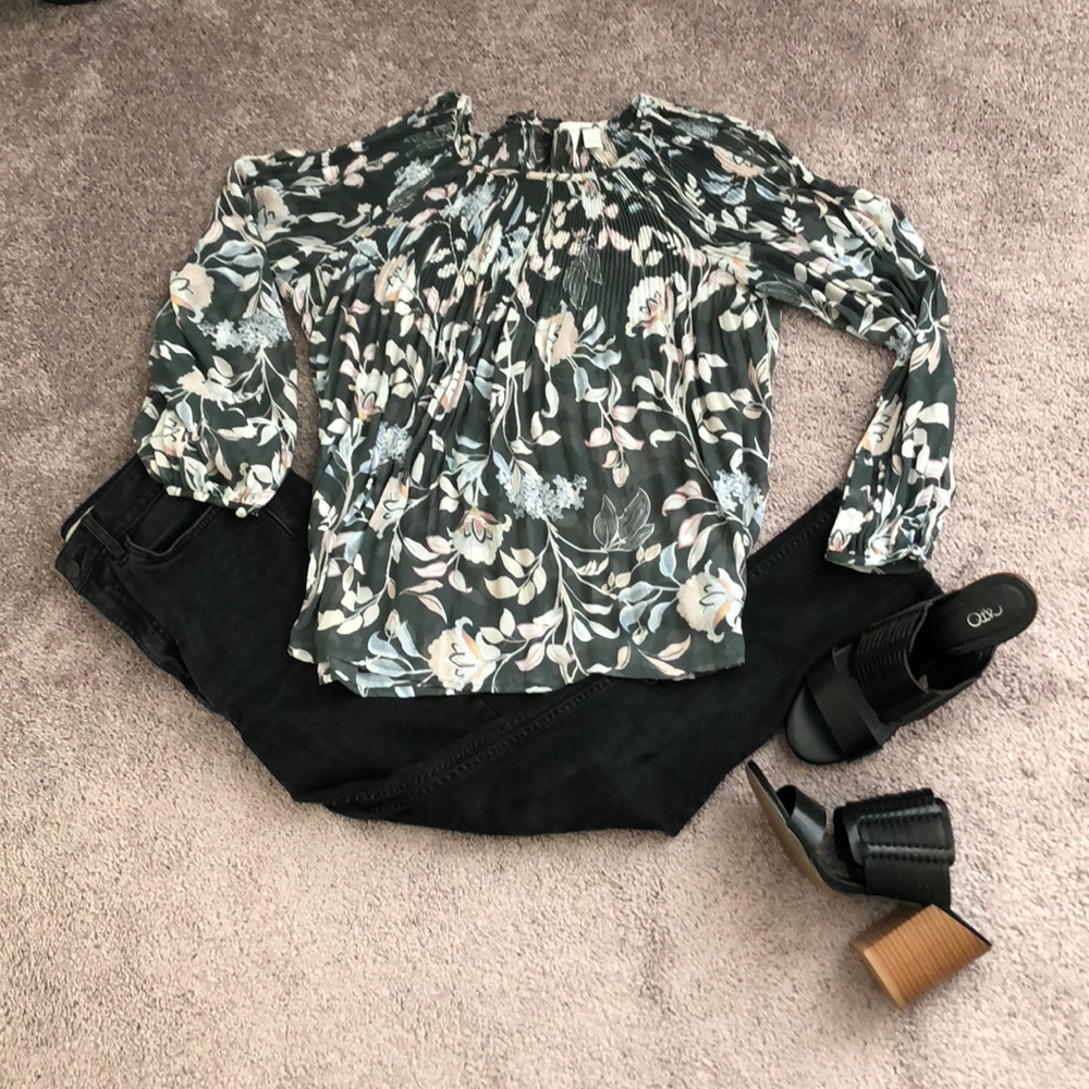 Cold shoulder floral top